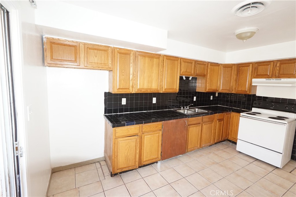 1108 Monterey Street B Property Photo 3
