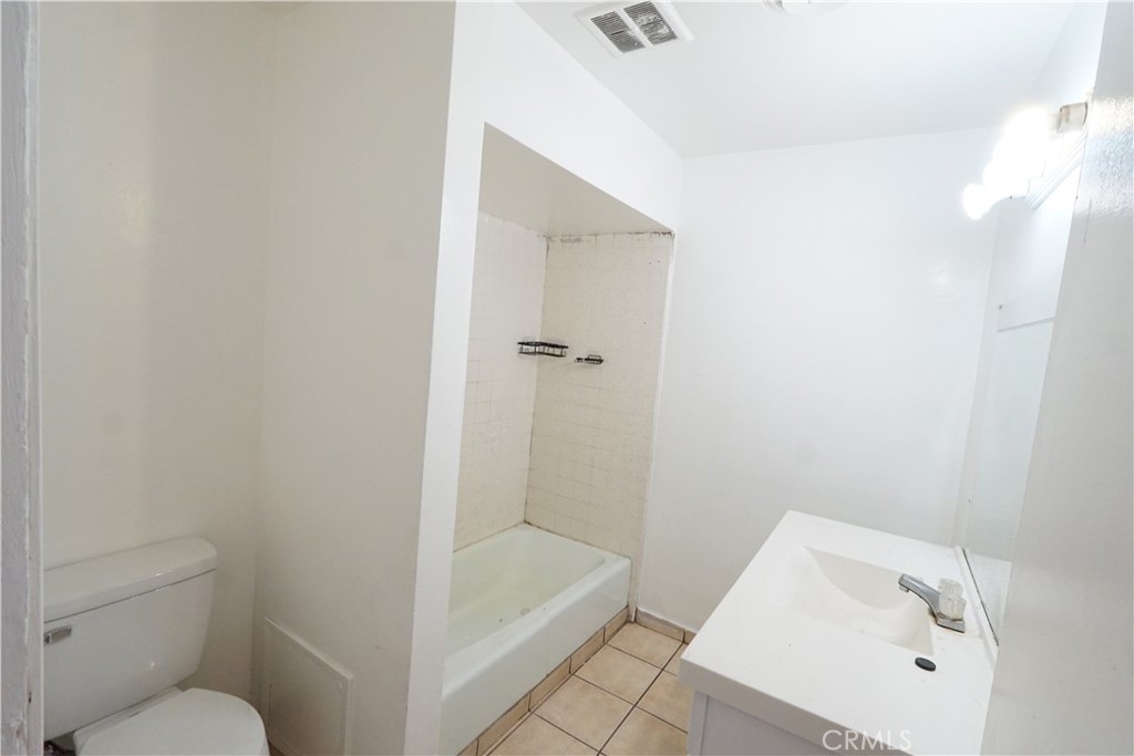 1108 Monterey Street B Property Photo 8