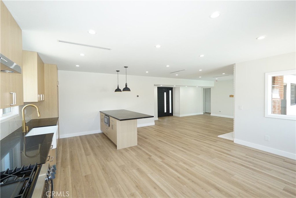 10345 Blucher Avenue Property Photo 4