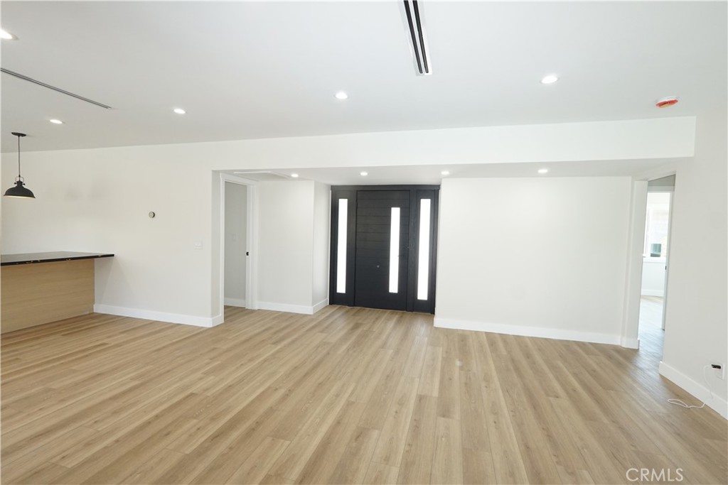 10345 Blucher Avenue Property Photo 6