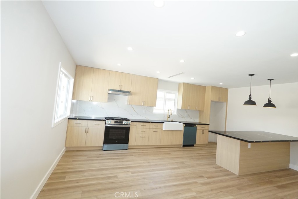 10345 Blucher Avenue Property Photo 41