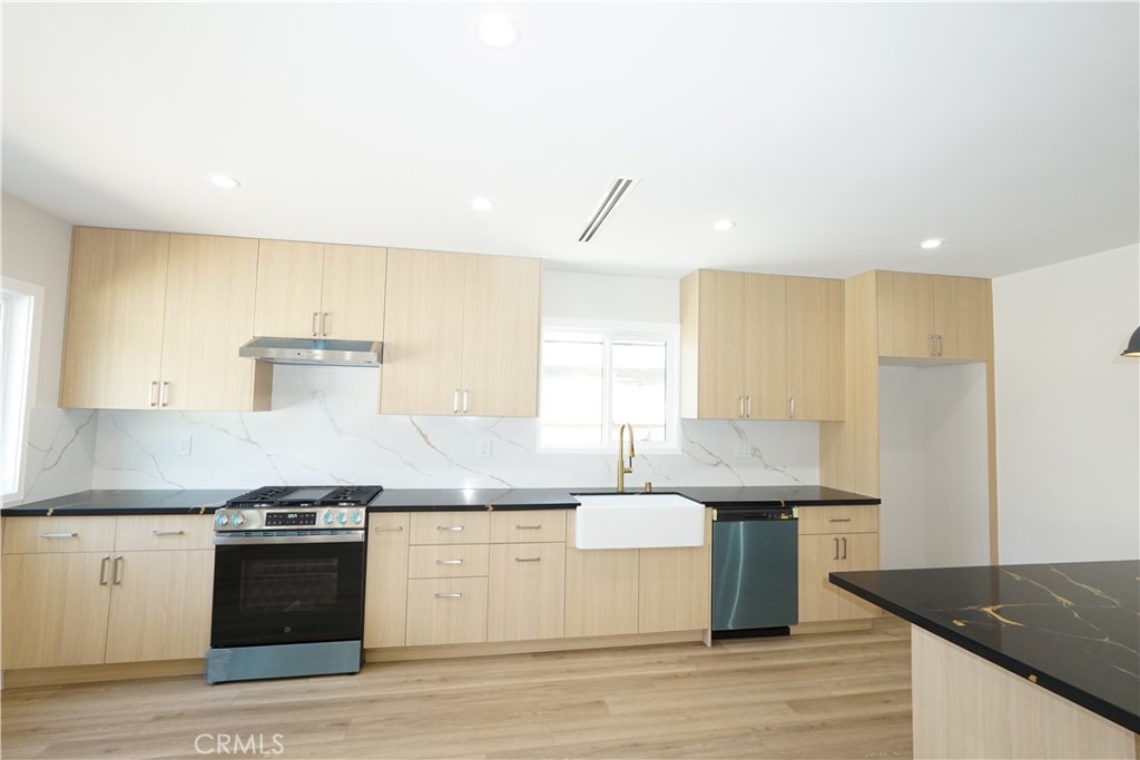 10345 Blucher Avenue Property Photo 64