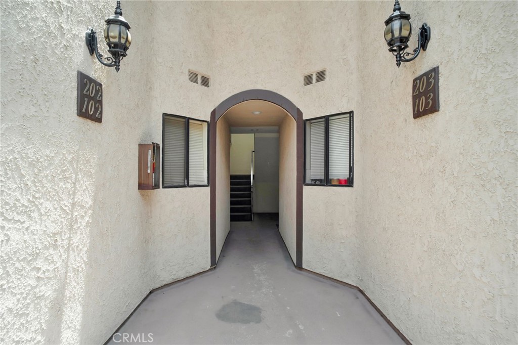 1207 N Columbus Avenue Property Photo 7