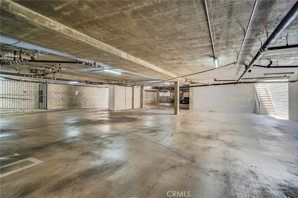 1207 N Columbus Avenue Property Photo 10