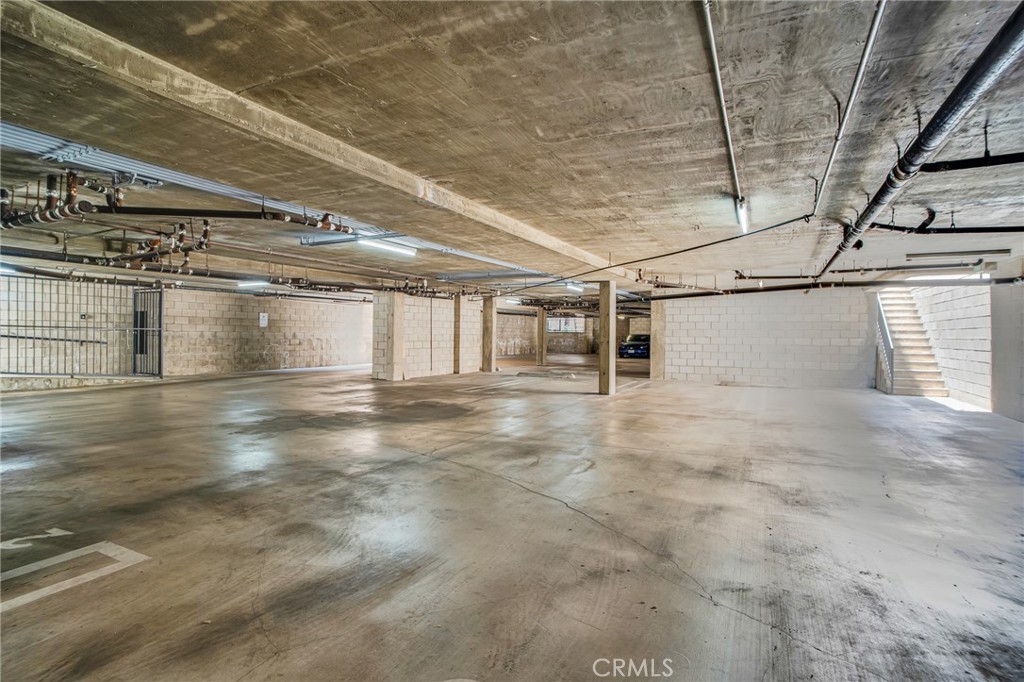 1207 N Columbus Avenue Property Photo 10