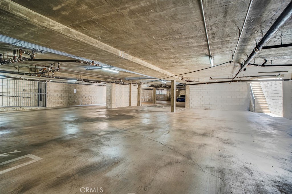 1207 N Columbus Avenue Property Photo 10