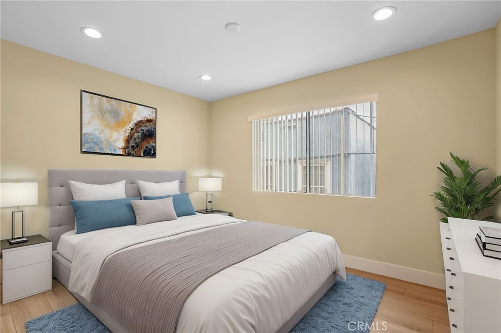1207 N Columbus Avenue Property Photo 17