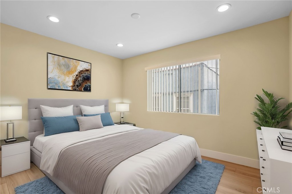 1207 N Columbus Avenue Property Photo 17