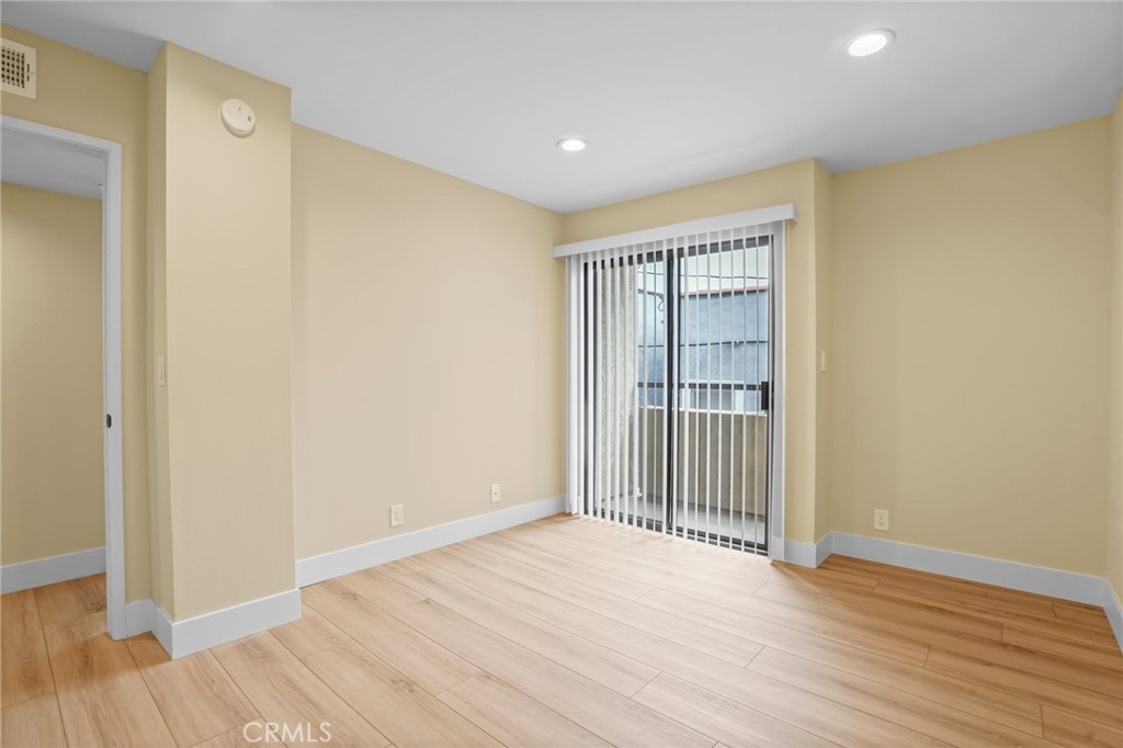 1207 N Columbus Avenue Property Photo 23