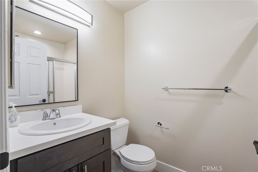 1207 N Columbus Avenue Property Photo 27