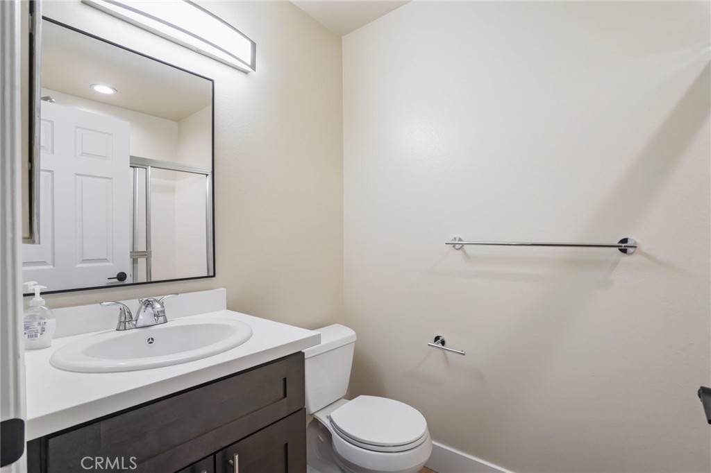 1207 N Columbus Avenue Property Photo 27
