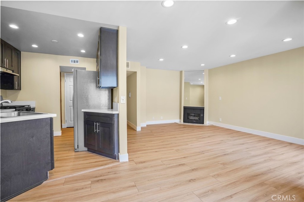 1207 N Columbus Avenue Property Photo 32