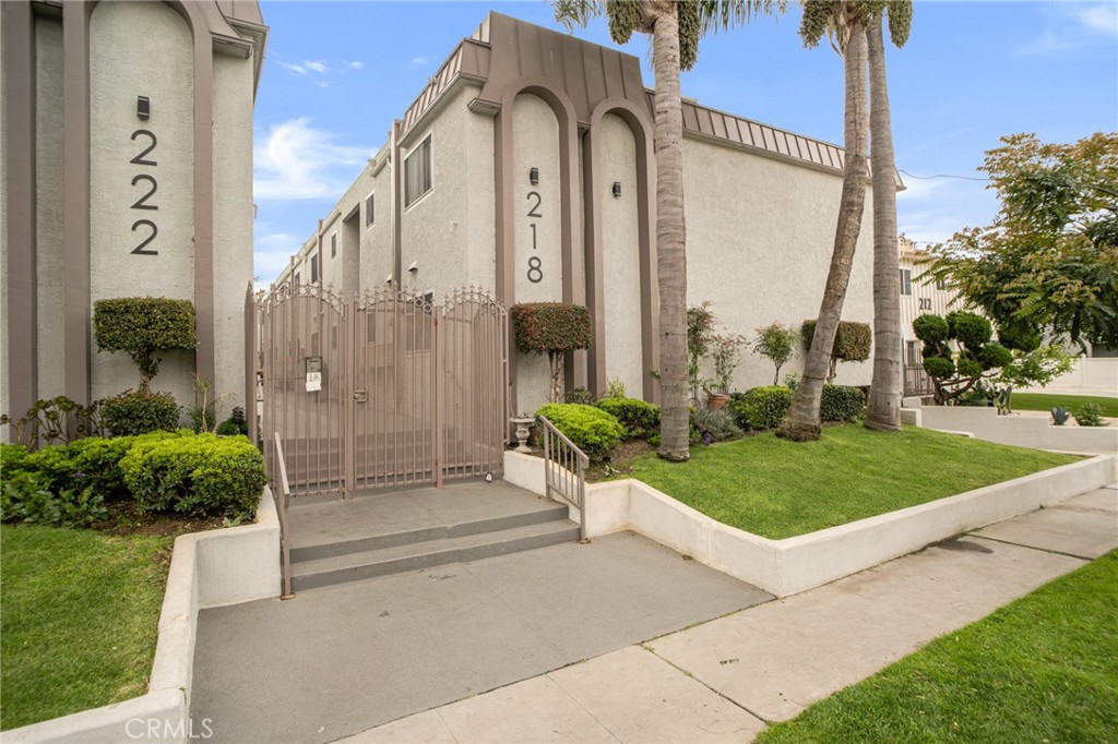 218 E Tamarack Avenue 5
