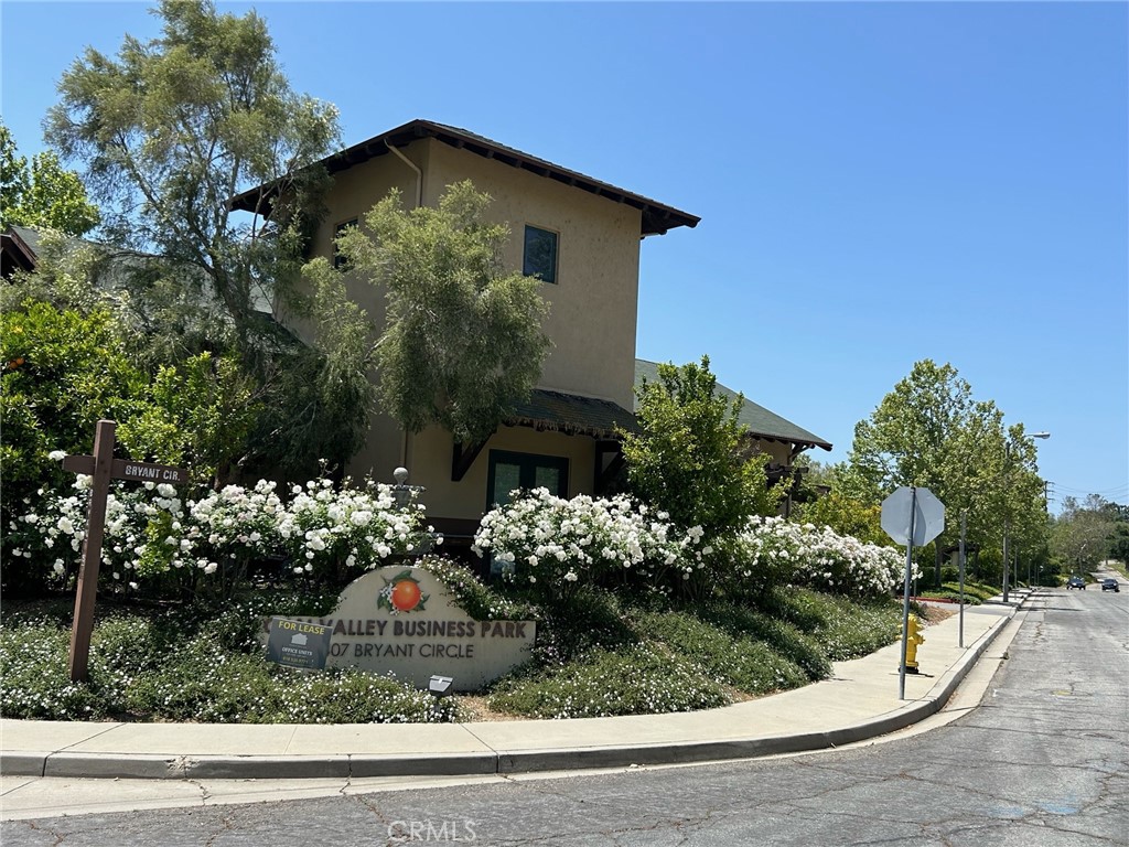 407 Bryant Circle A Property Photo 2