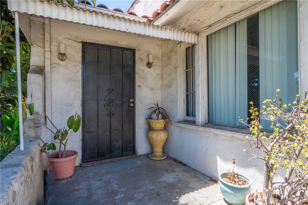 2439 California Street Property Photo 4