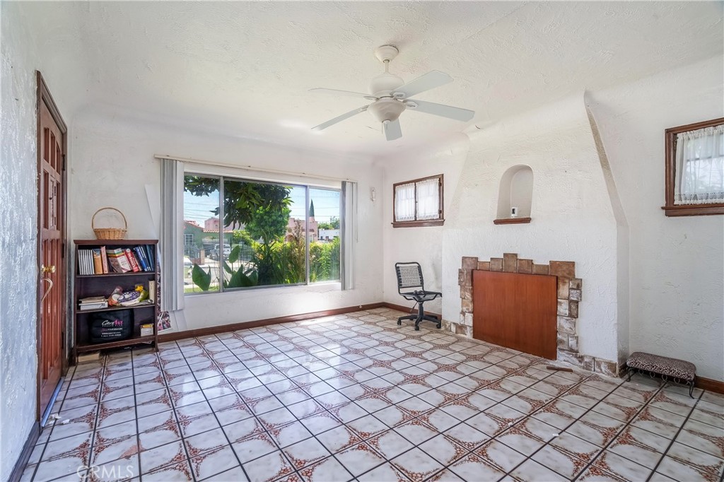 2439 California Street Property Photo 7