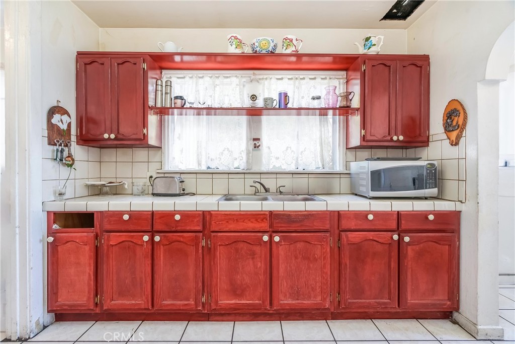 2439 California Street Property Photo 12