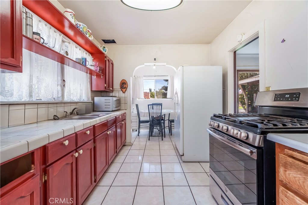 2439 California Street Property Photo 15