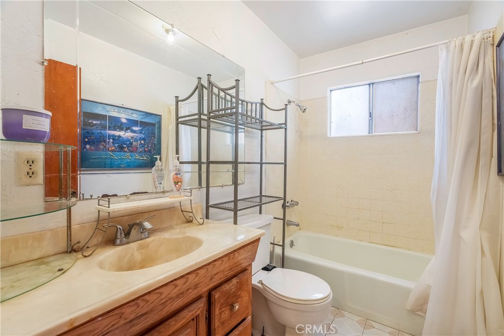 2439 California Street Property Photo 26