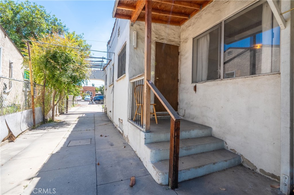2439 California Street Property Photo 28