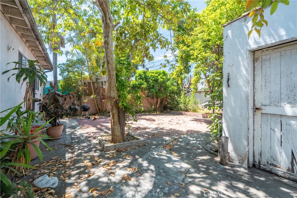 2439 California Street Property Photo 29