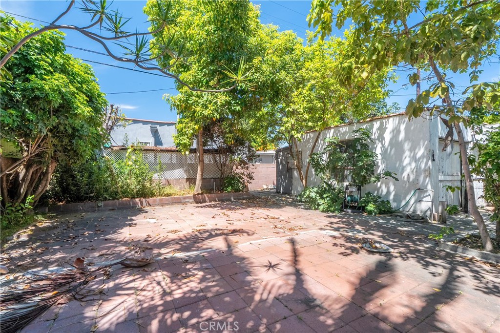 2439 California Street Property Photo 32