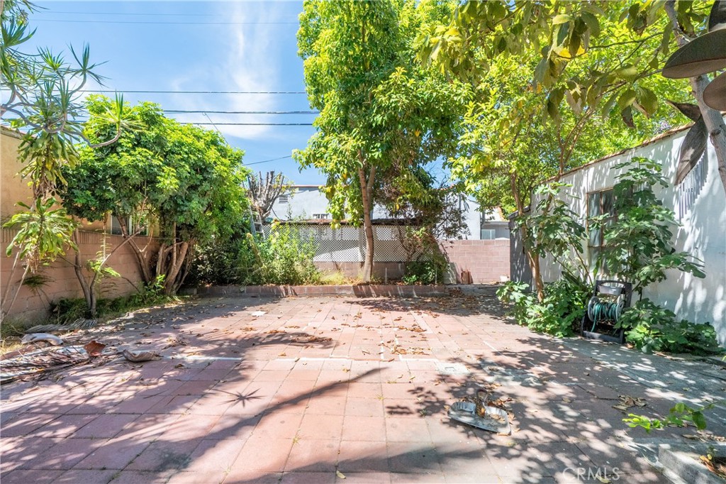 2439 California Street Property Photo 35