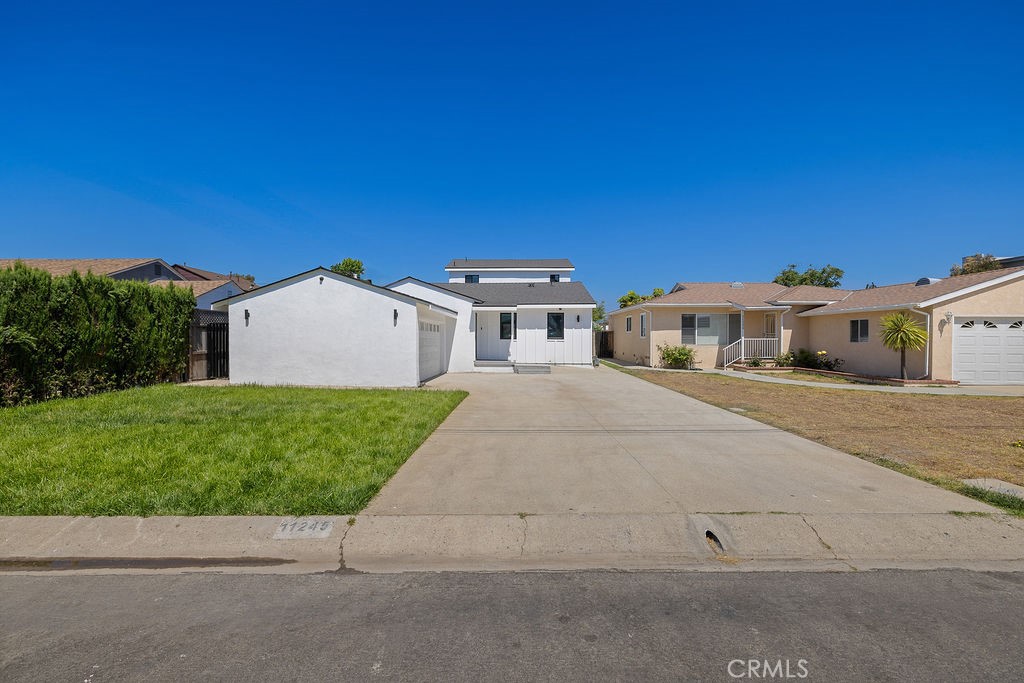 11245 Greenlawn Avenue Property Photo 1