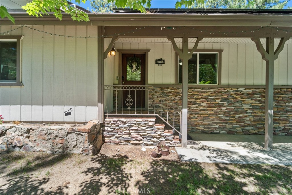 310 Teakwood Drive Property Photo 4