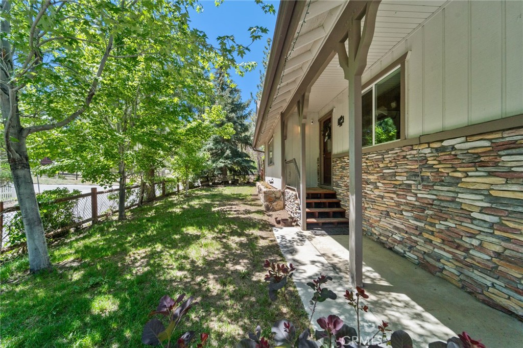 310 Teakwood Drive Property Photo 5