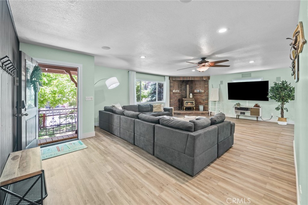 310 Teakwood Drive Property Photo 11