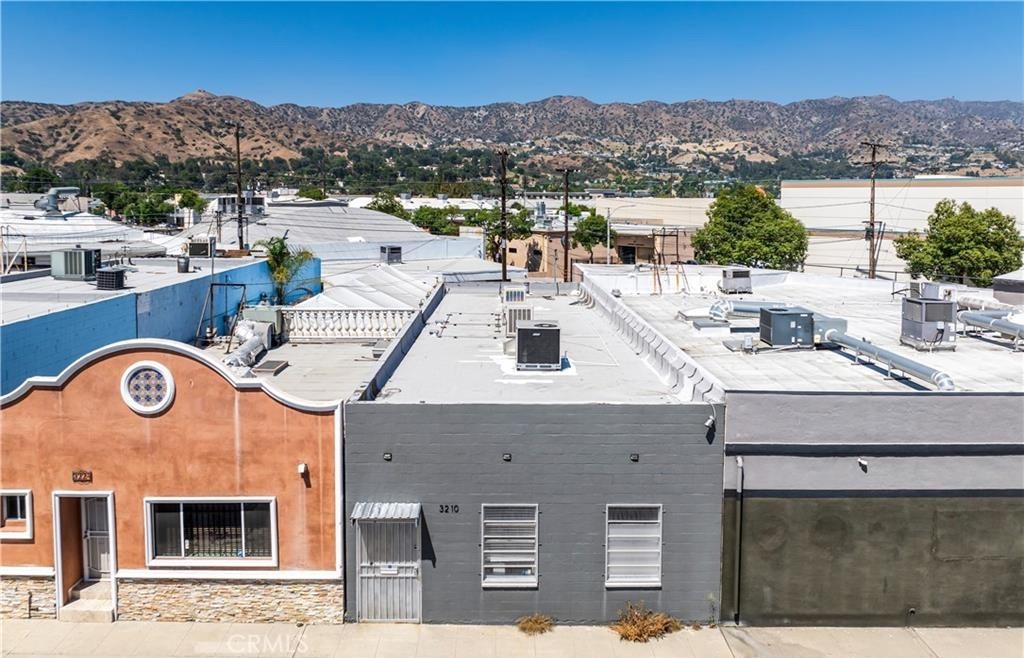 3210 N San Fernando Boulevard Property Photo 1