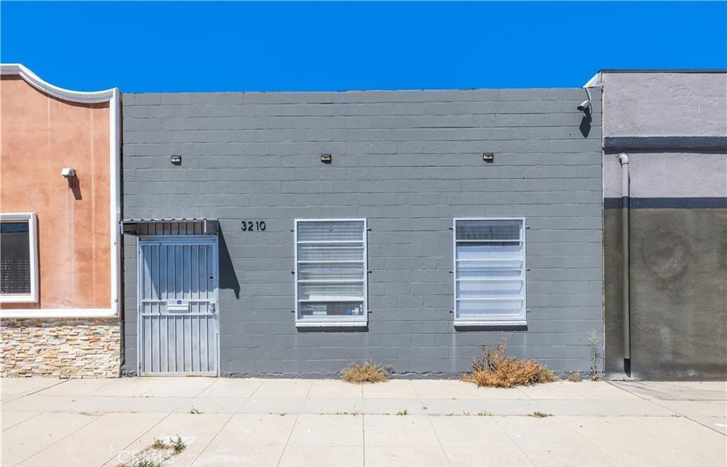 3210 N San Fernando Boulevard Property Photo 22