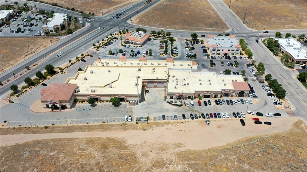 641 W Palmdale Boulevard E Property Photo 11