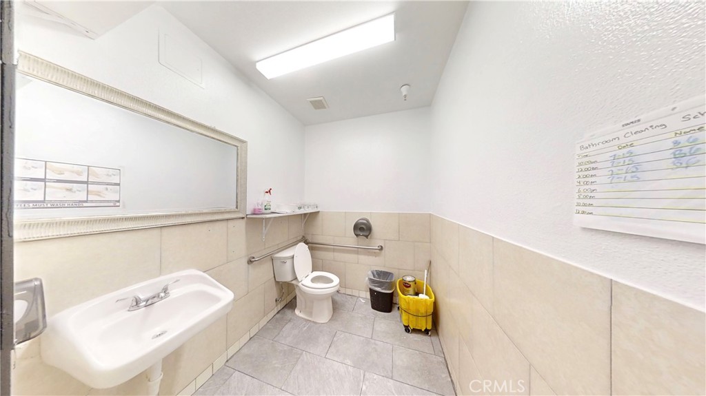 641 W Palmdale Boulevard E Property Photo 28