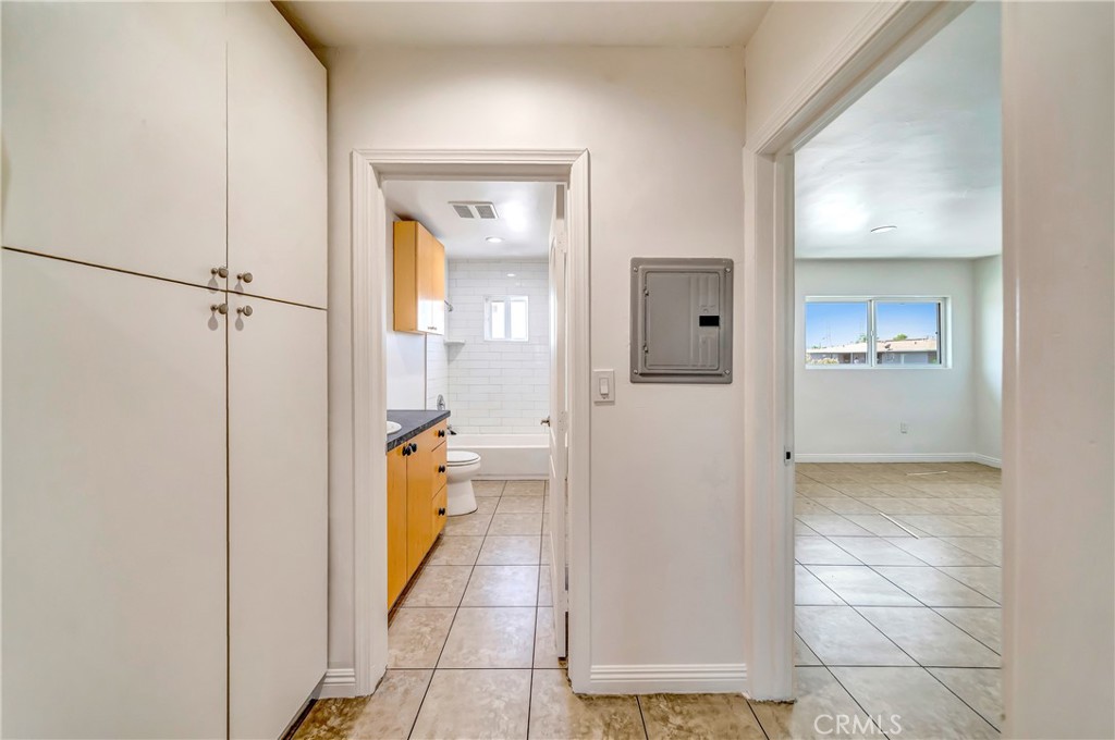 6735 Elmer Avenue 12 Property Photo 7