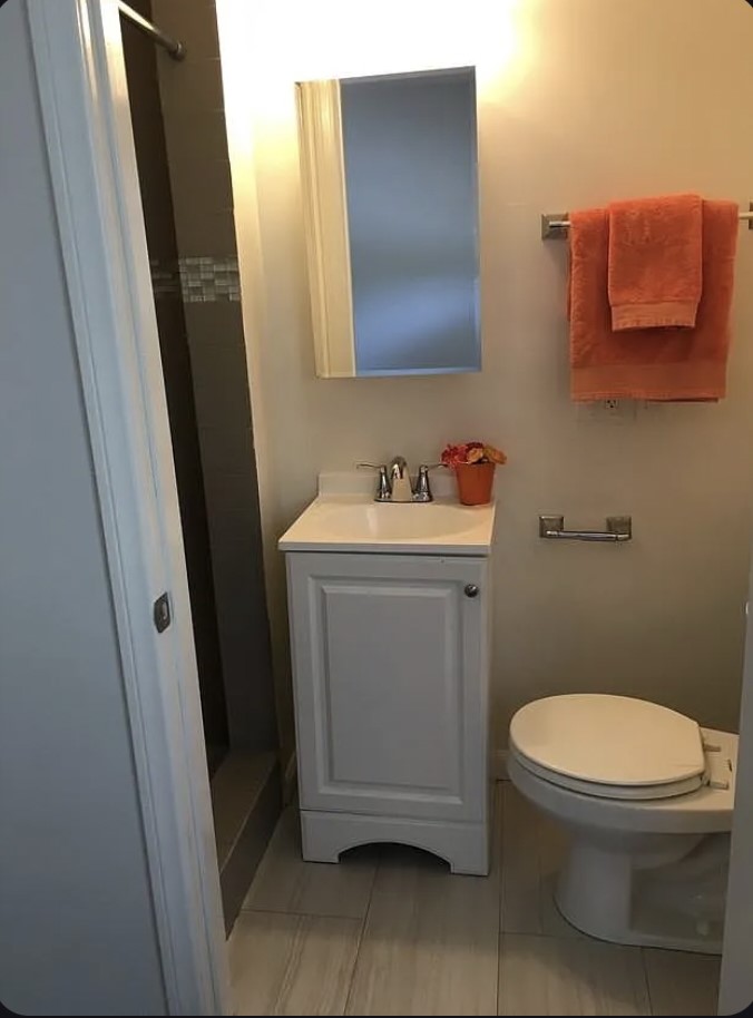 14718 Magnolia Boulevard W 7 Property Photo 5