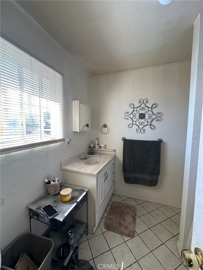 2187 5th Lane Property Photo 6