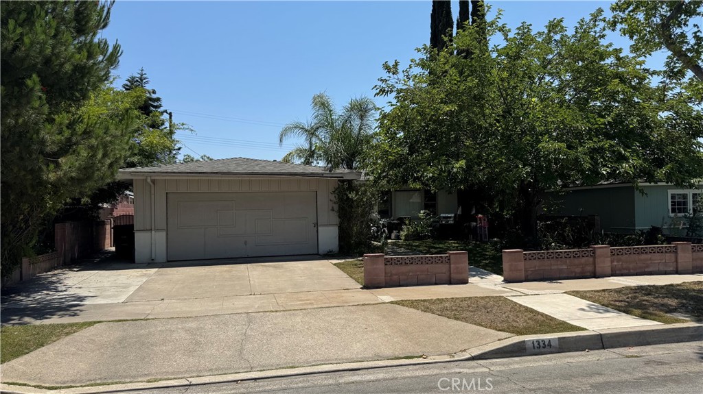 1334 E Mayfair Avenue Property Photo 1