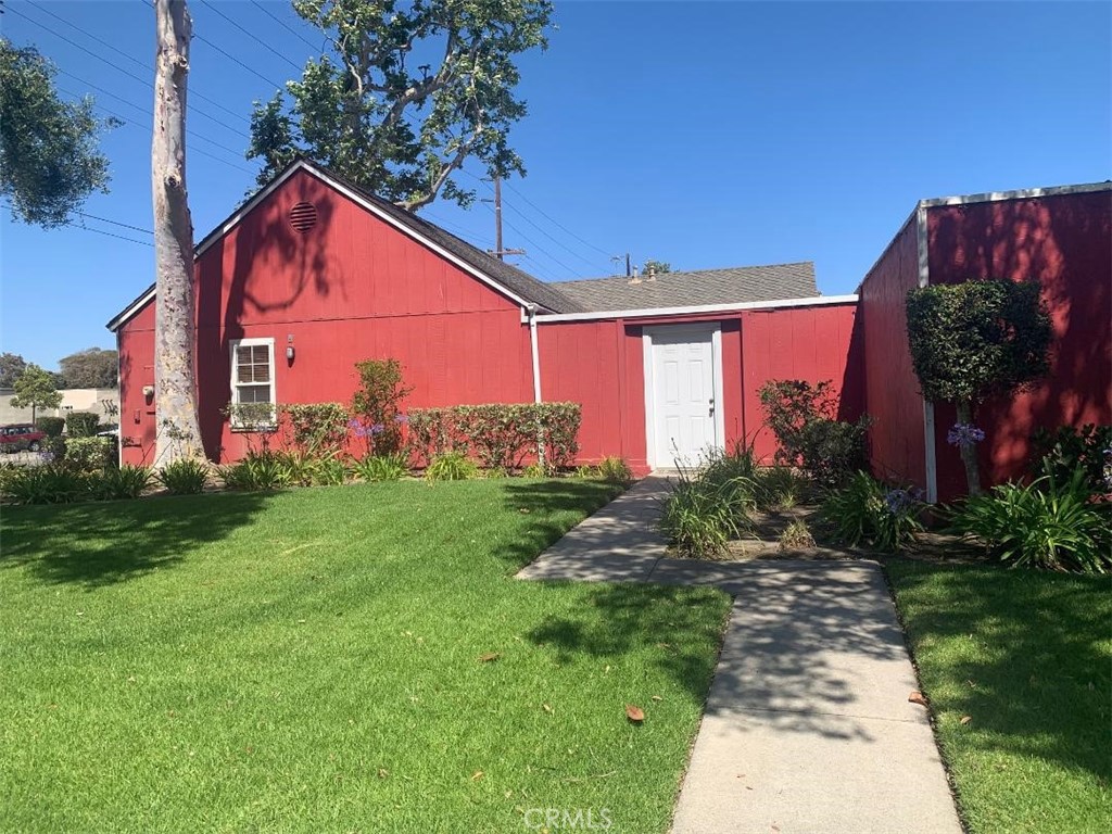 469 Corvette Street Property Photo 2