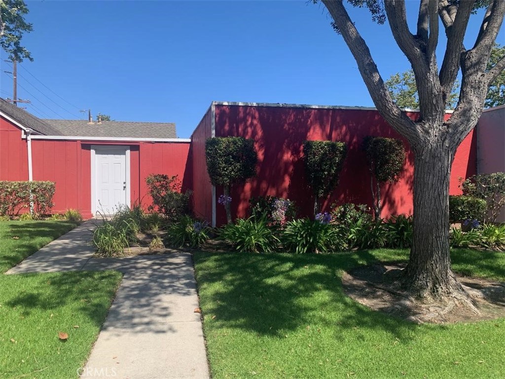 469 Corvette Street Property Photo 3