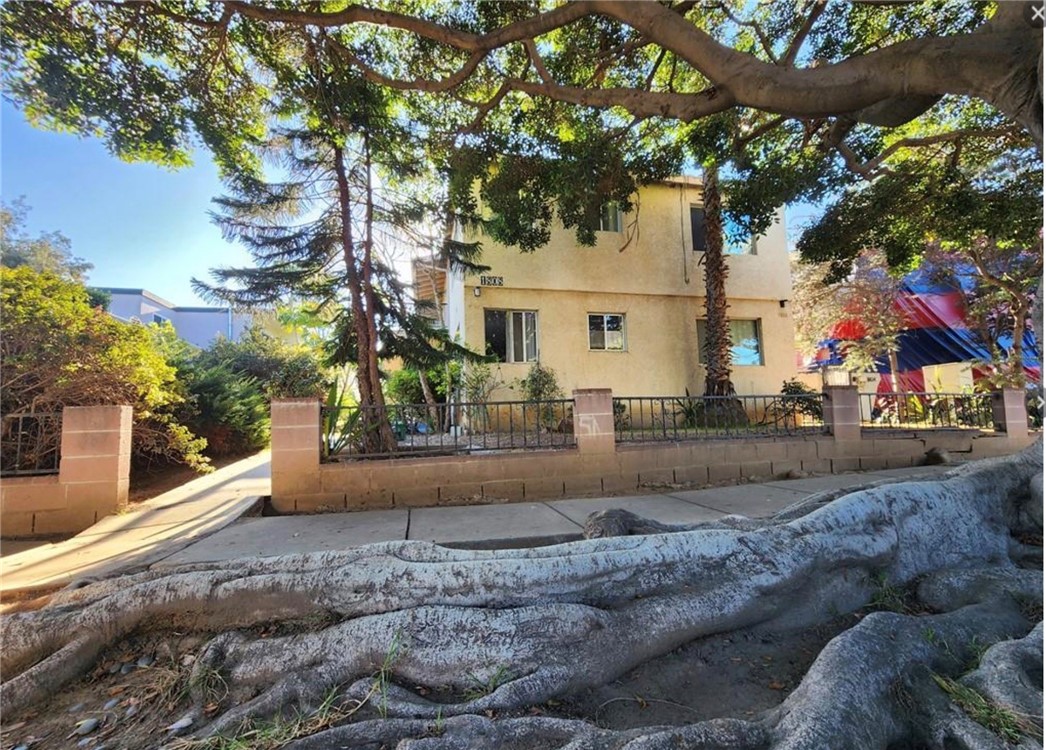 1808 10th Street E Property Photo 1