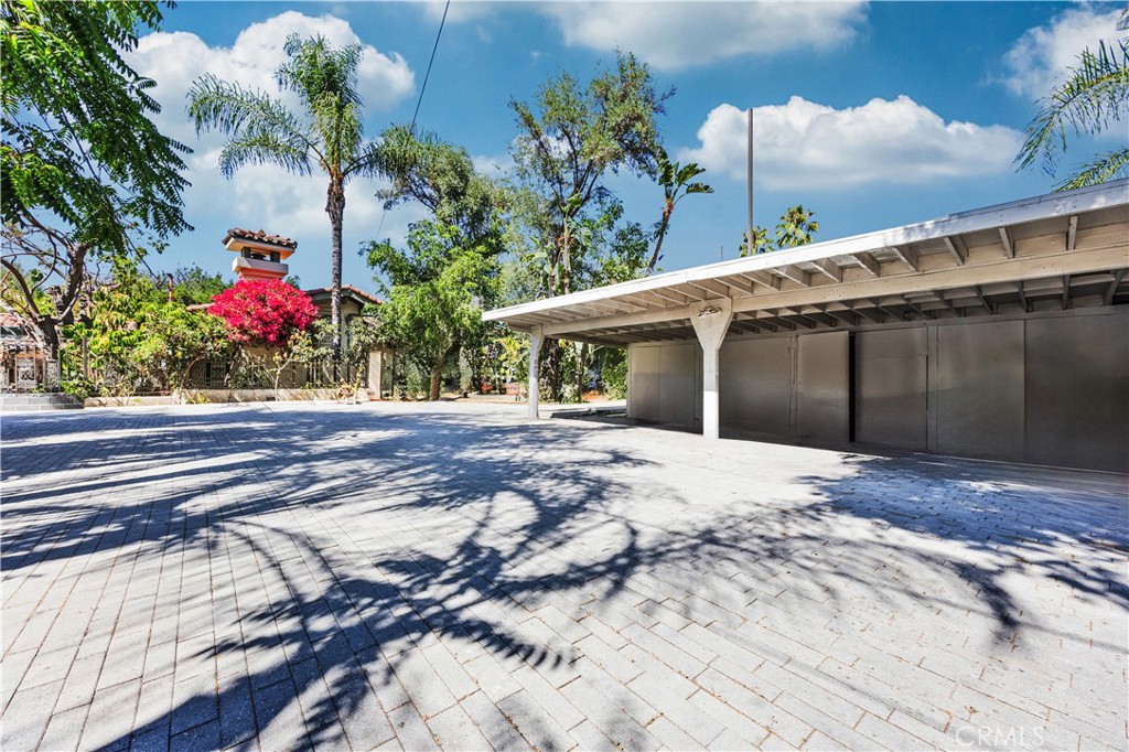 5457 Encino Avenue Property Photo 1