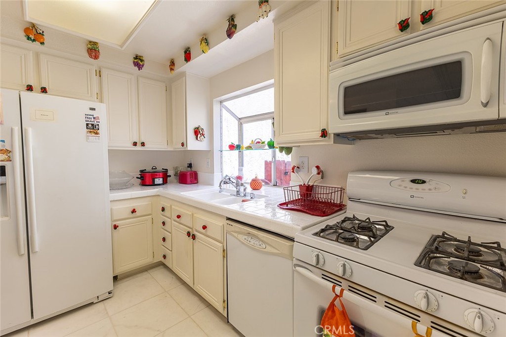 11465 Fox Hollow Lane Property Photo 8