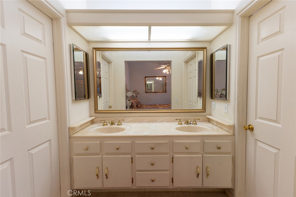 11465 Fox Hollow Lane Property Photo 12