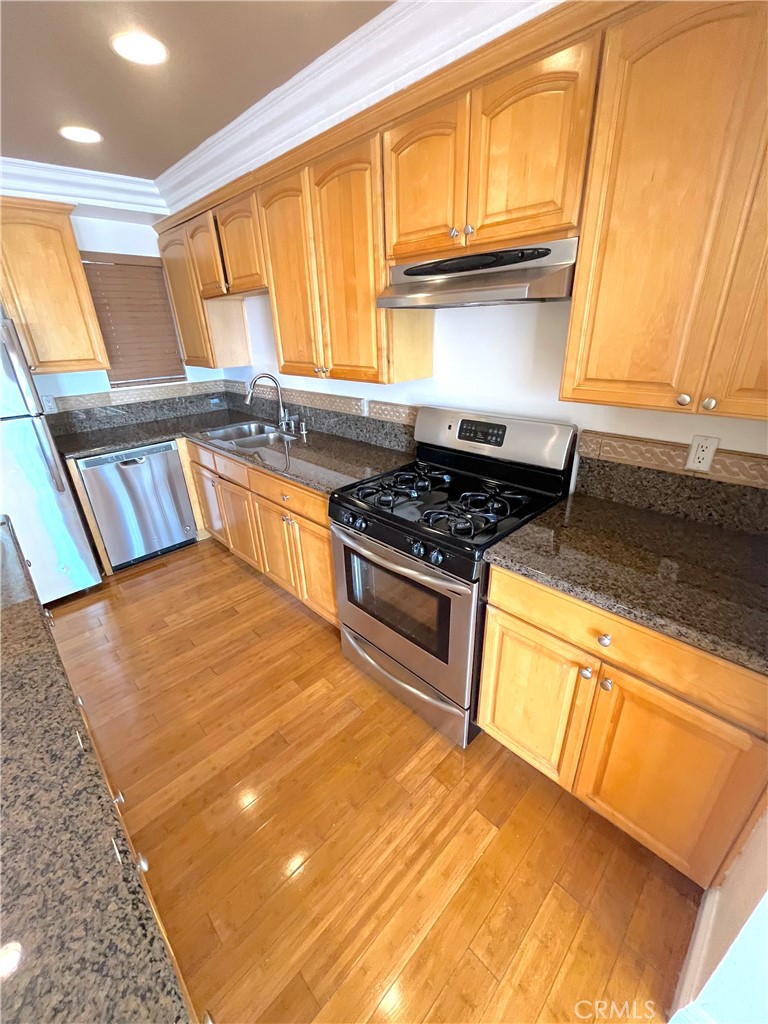 100 Cliff Drive 5 Property Photo 3