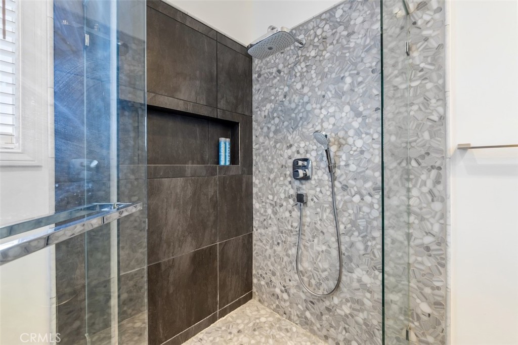 5633 Newcastle Ln Property Photo 36
