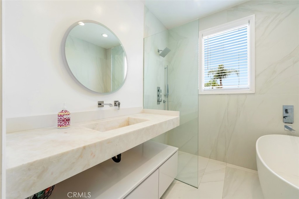 5633 Newcastle Ln Property Photo 40