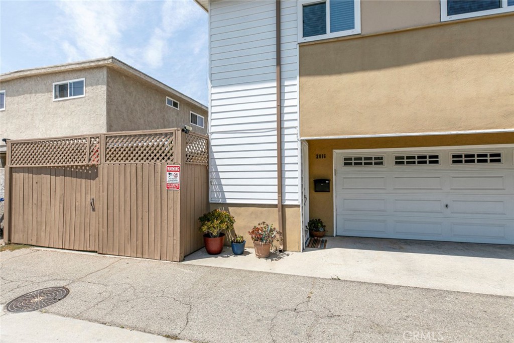 2014 Peyton Avenue Property Photo 8