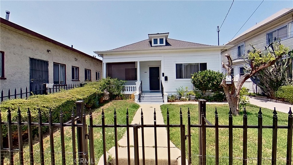 1919 Johnston Street Property Photo 1